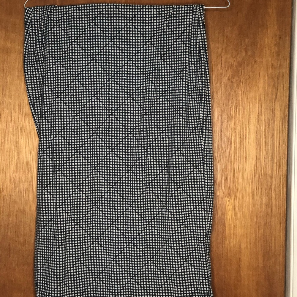 Old Navy Stretchy pencil skirt